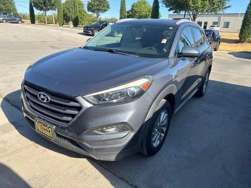 Used 2018 Hyundai Tucson SEL AWD/4WD image 3