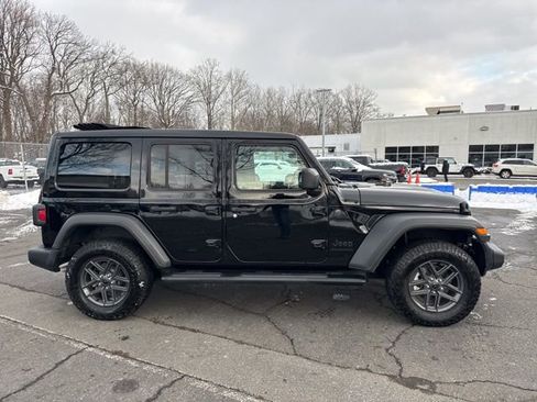 Used 2025 Jeep Wrangler Sport S image 16