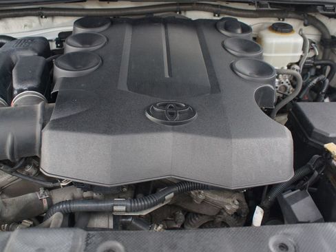 Used 2016 Toyota 4Runner Limited AWD/4WD image 28