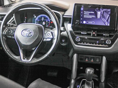 Used 2024 Toyota Corolla Cross XLE image 12