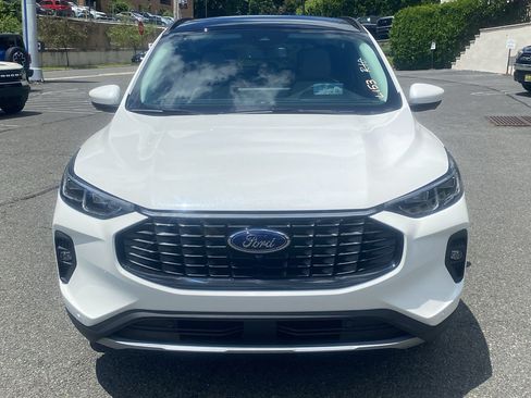 Used 2024 Ford Escape SE w/ PHEV Premium Package FWD image 2