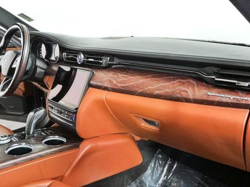 Used 2023 Maserati Quattroporte GT RWD image 25
