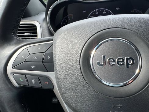Used 2022 Jeep Grand Cherokee Limited image 24