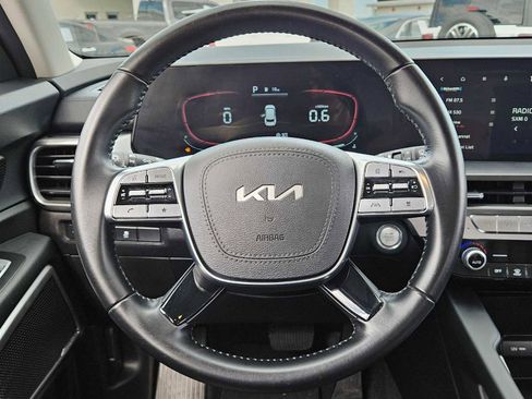 Used 2023 Kia Telluride LX image 20