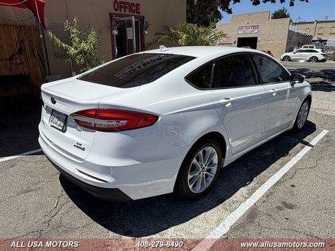 Used 2019 Ford Fusion SE FWD image 9