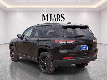 Used 2025 Jeep Grand Cherokee Altitude