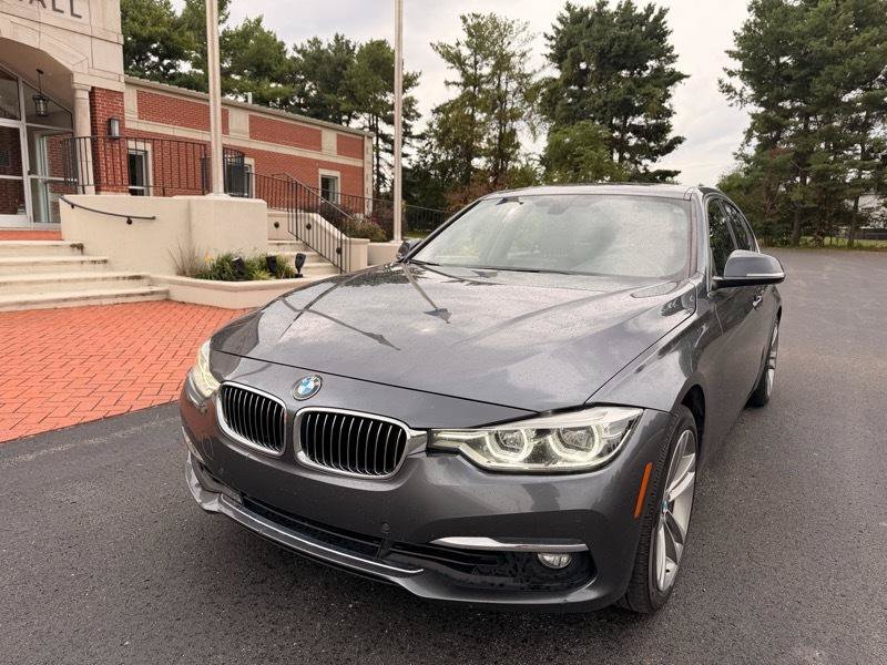 Used 2017 BMW 330i xDrive Sedan AWD/4WD image 2