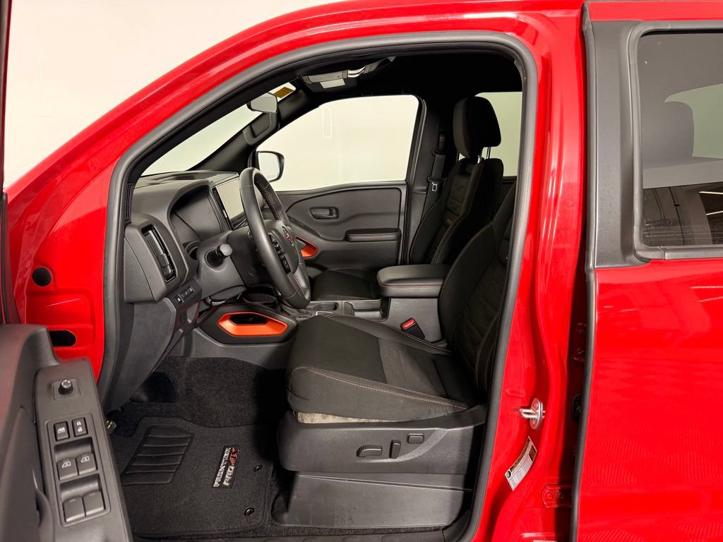 Used 2026 Nissan Frontier PRO-4X AWD/4WD image 2
