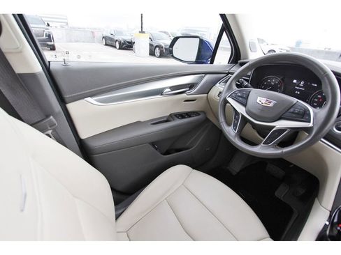 Used 2023 Cadillac XT5 Premium Luxury w/ Technology Package image 7