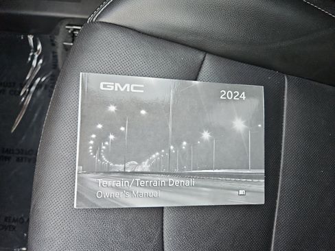 Used 2024 GMC Terrain SLT w/ LPO, 'HIT The Road' Package image 23
