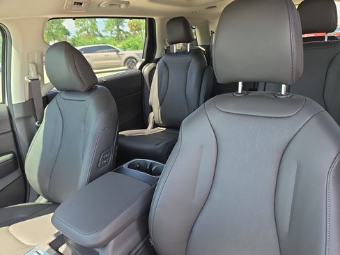 New 2027 Kia Carnival SX w/ Dark Edition Package FWD image 22