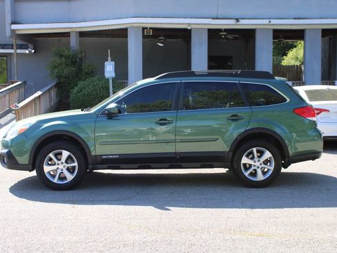 Used 2014 Subaru Outback 3.6R Limited w/ Moonroof Package image 4