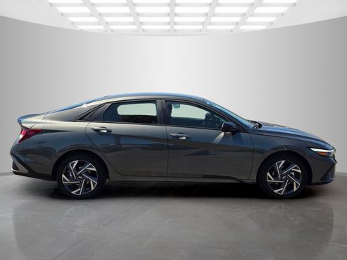 New 2025 Hyundai Elantra Sport image 6