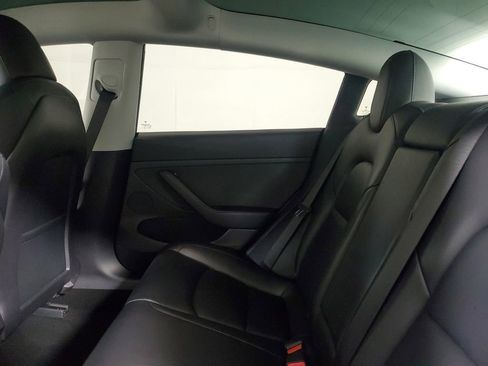Used 2021 Tesla Model 3 Standard Range Plus image 10