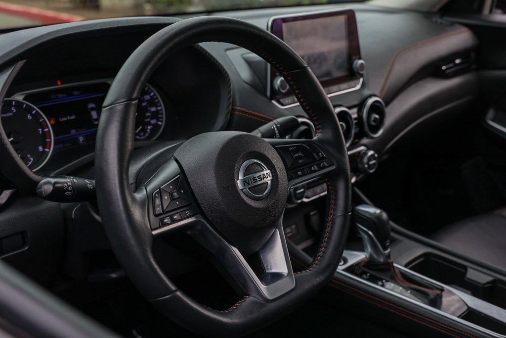 Used 2023 Nissan Sentra SR w/ SR Premium Package FWD image 15