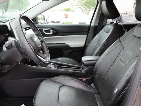 Used 2022 Jeep Compass Limited AWD/4WD image 13