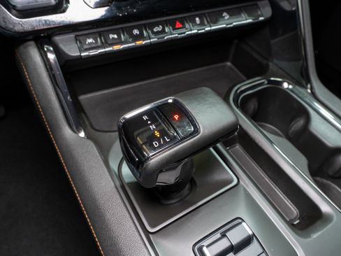 Used 2024 GMC Sierra 1500 AT4 w/ Technology Package image 28