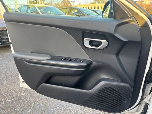 Used 2025 Kia K4 LXS image 18