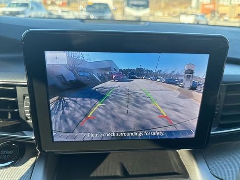 Used 2022 Ford Explorer XLT w/ Equipment Group 202A image 28