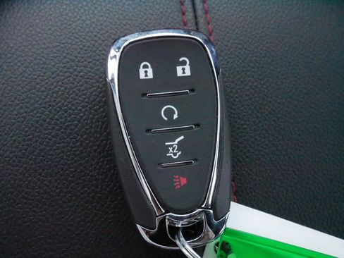 Used 2023 Chevrolet Equinox RS w/ RS Leather Package image 32