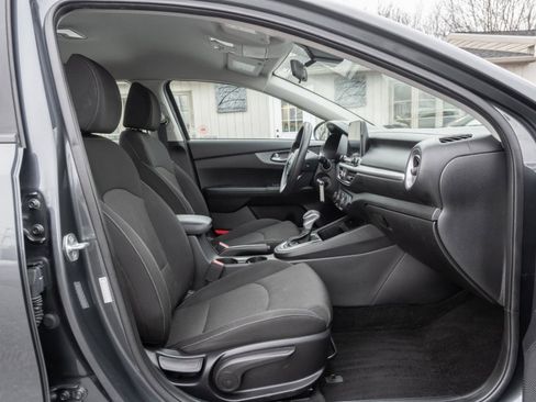 Used 2021 Kia Forte LXS FWD image 32