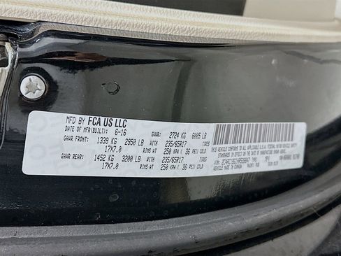 Used 2017 Chrysler Pacifica Touring-L image 33