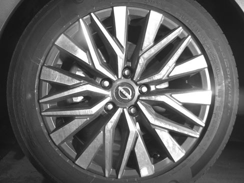 Used 2025 Nissan Altima 2.5 SV image 12