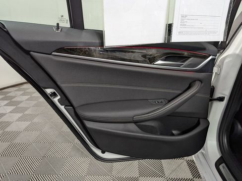 Used 2021 BMW 530i xDrive w/ Convenience Package image 41