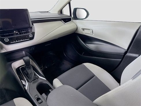 Used 2023 Toyota Corolla LE image 21