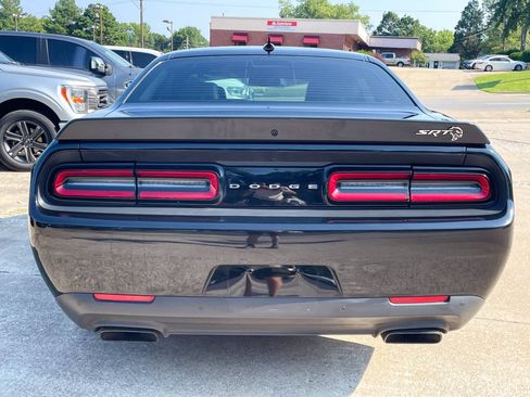 Used 2017 Dodge Challenger SRT Hellcat RWD image 8