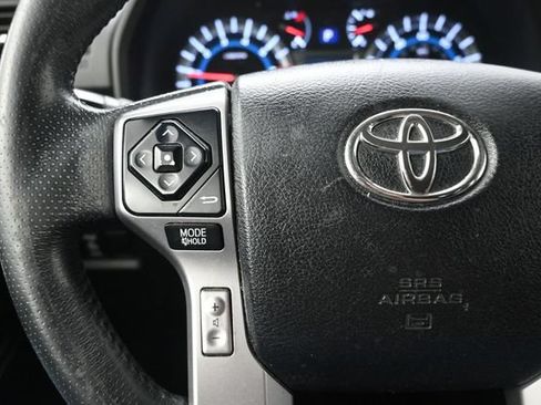Used 2018 Toyota 4Runner SR5 AWD/4WD image 25