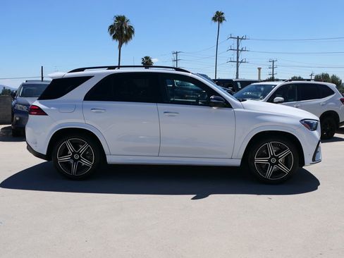 Used 2024 Mercedes-Benz GLE 350 4MATIC w/ AMG Line Exterior image 3
