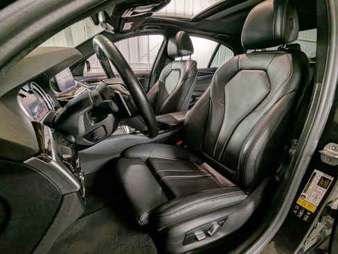 Used 2018 BMW 530i xDrive image 18