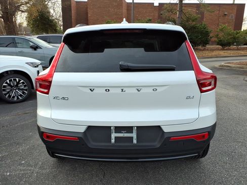 New 2026 Volvo XC40 B4 Plus w/ Climate Package image 4