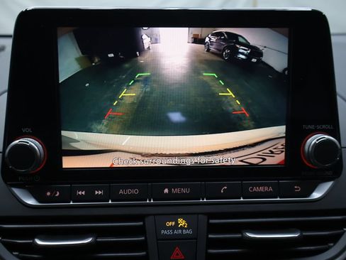 Used 2024 Nissan Altima 2.5 SV FWD image 24