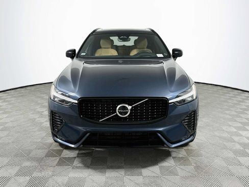 Used 2024 Volvo XC60 B5 Ultimate w/ Protection Package Premier AWD/4WD image 2