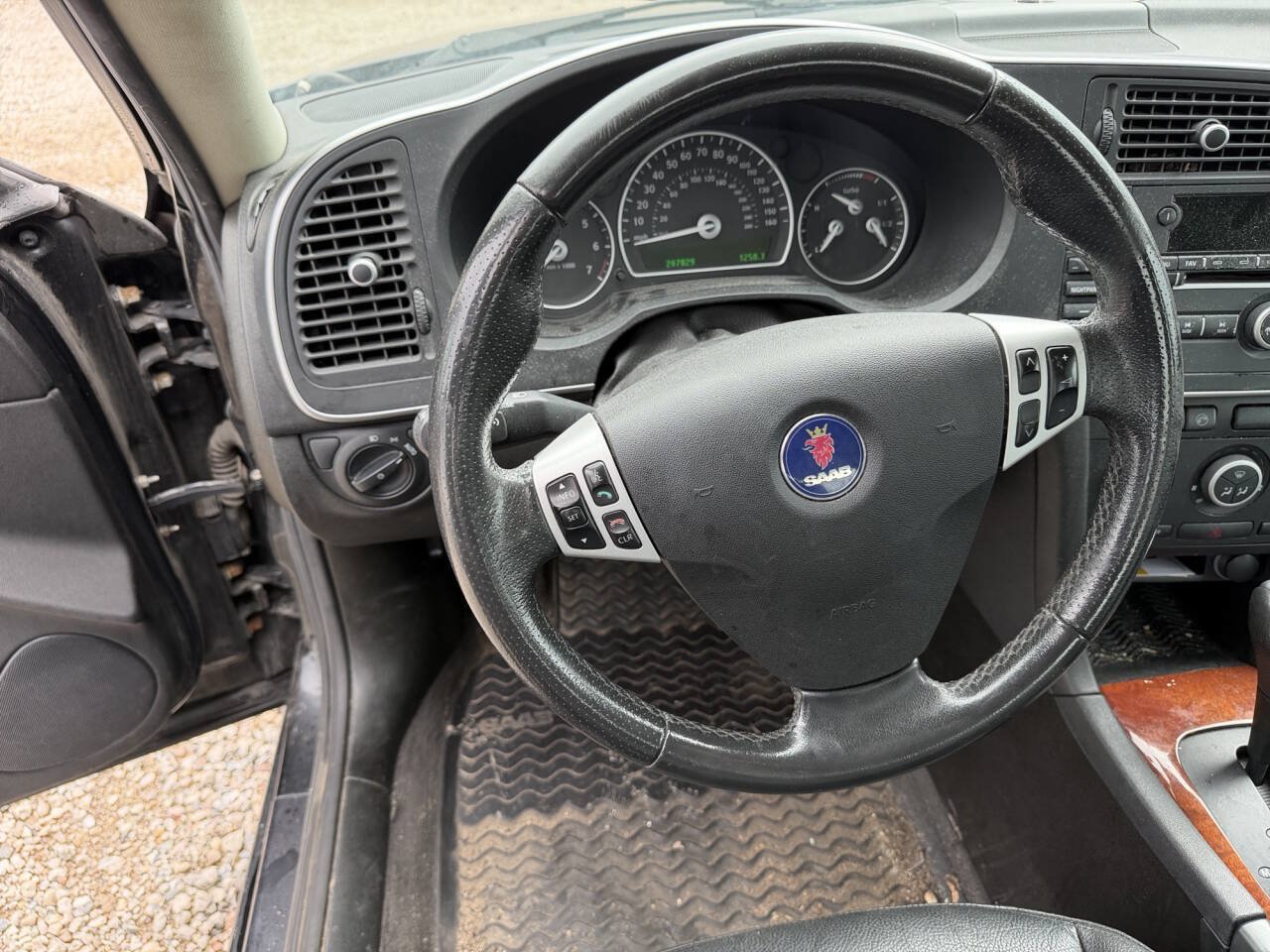Used 2009 Saab 9-3 2.0T AWD/4WD image 32