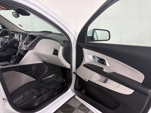 Used 2017 Chevrolet Equinox LT w/ Convenience Package AWD/4WD image 29