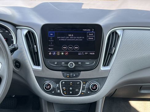 Used 2024 Chevrolet Malibu LT image 4