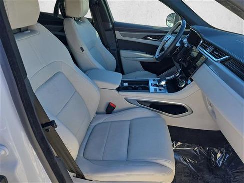 Certified 2025 Jaguar F-PACE R-Dynamic S image 10