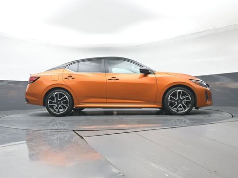 Used 2024 Nissan Sentra SR w/ SR Premium Package image 33