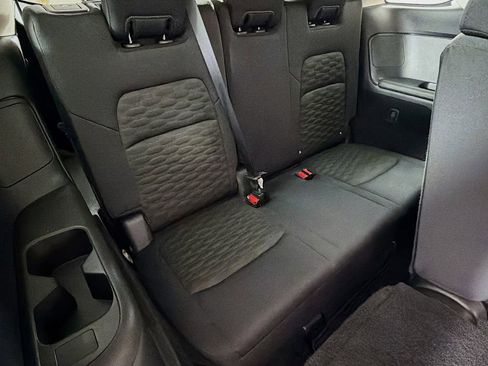 Used 2024 Nissan Pathfinder S image 22