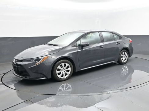 Used 2024 Toyota Corolla LE FWD image 1