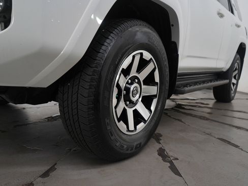 Used 2020 Toyota 4Runner TRD Off-Road image 23