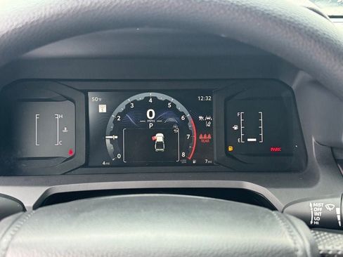 Used 2025 Toyota Tacoma SR5 AWD/4WD image 18