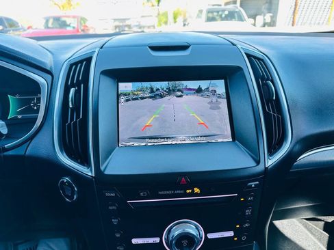 Used 2019 Ford Edge Titanium w/ Equipment Group 301A AWD/4WD image 15