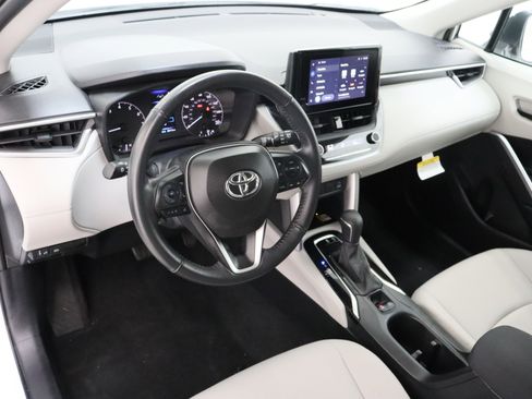 Certified 2023 Toyota Corolla Cross LE w/ Moonroof Package image 13