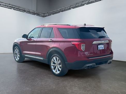Used 2023 Ford Explorer Platinum w/ Technology Package image 3