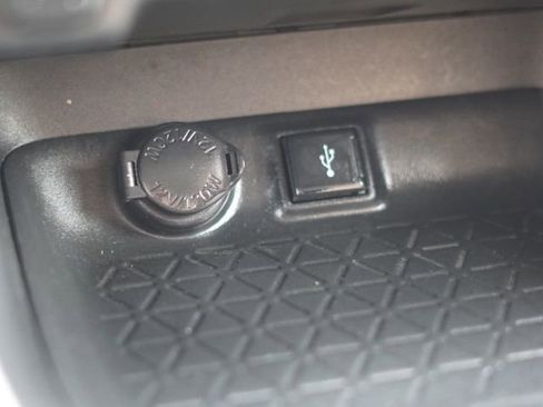 Used 2022 Toyota RAV4 LE FWD image 27