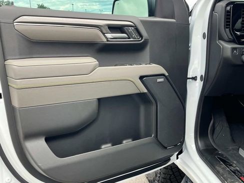 New 2025 Chevrolet Silverado 1500 ZR2 w/ Technology Package image 19